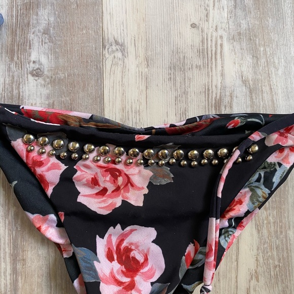 Beach Riot Bikini - Picture 6 of 8